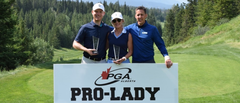 Cox Captures Pro-Lady South with Partner Strother