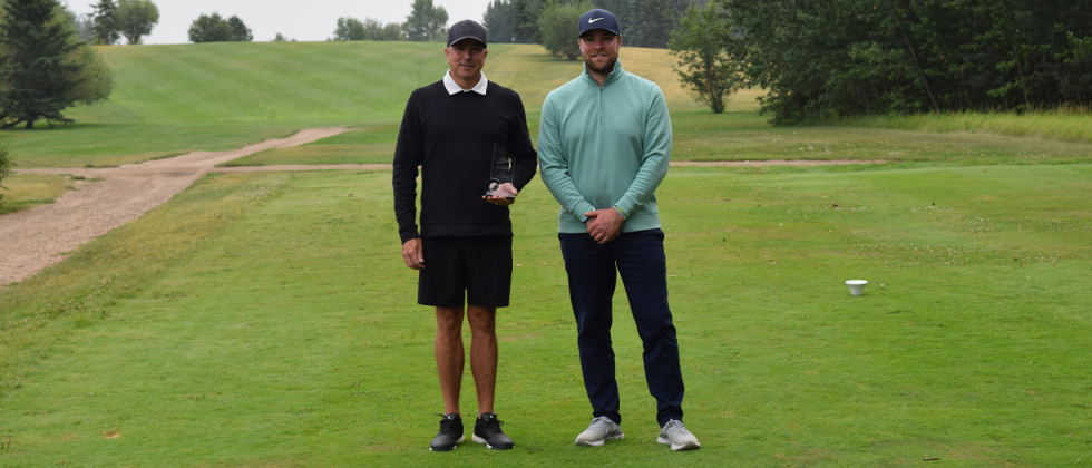 Whitecotton Waltzes in to Winners Circle at G.S.H. Cardiff G&CC